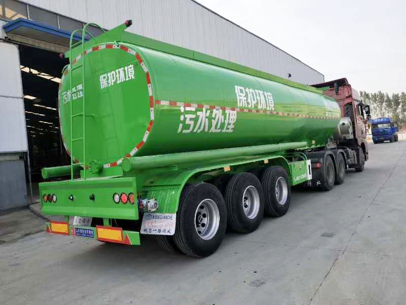 粉粒物料運(yùn)輸半掛車(chē)